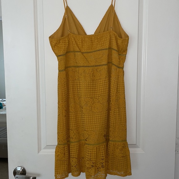 Yellow NWT Gianni Bini dress - Picture 5 of 5
